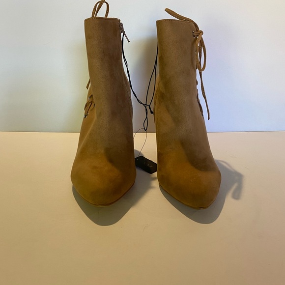 ๐๏ธ๐๏ธ๐๏ธ Forever 21 Beige Boots/Wedge/High/Shoes sz 5, NWT - Picture 4 of 6